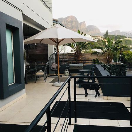 Lägenhet på 270 m² i Camps Bay, med 2 sovrum och 2 badrum  Kapstaden Exteriör bild