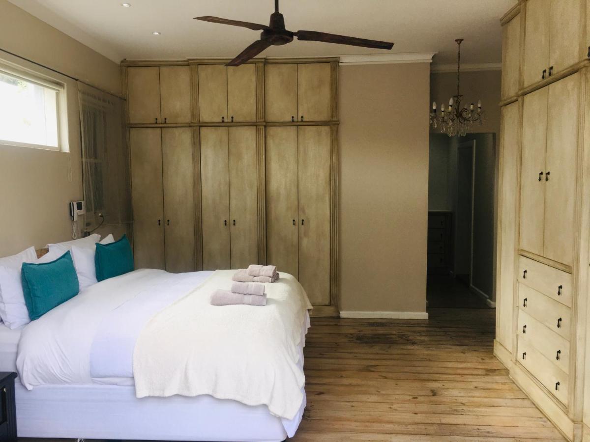 Lägenhet på 270 m² i Camps Bay, med 2 sovrum och 2 badrum  Kapstaden Exteriör bild