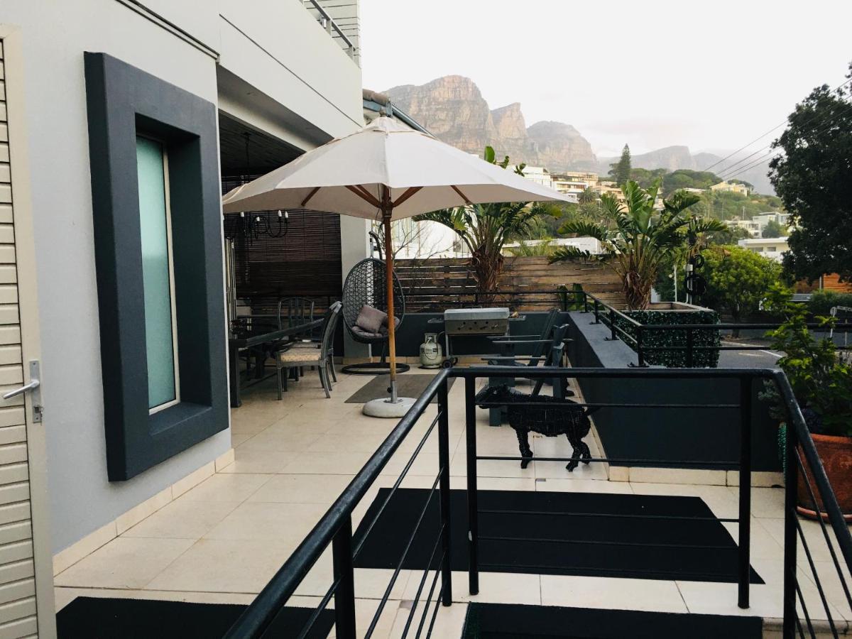 Lägenhet på 270 m² i Camps Bay, med 2 sovrum och 2 badrum  Kapstaden Exteriör bild