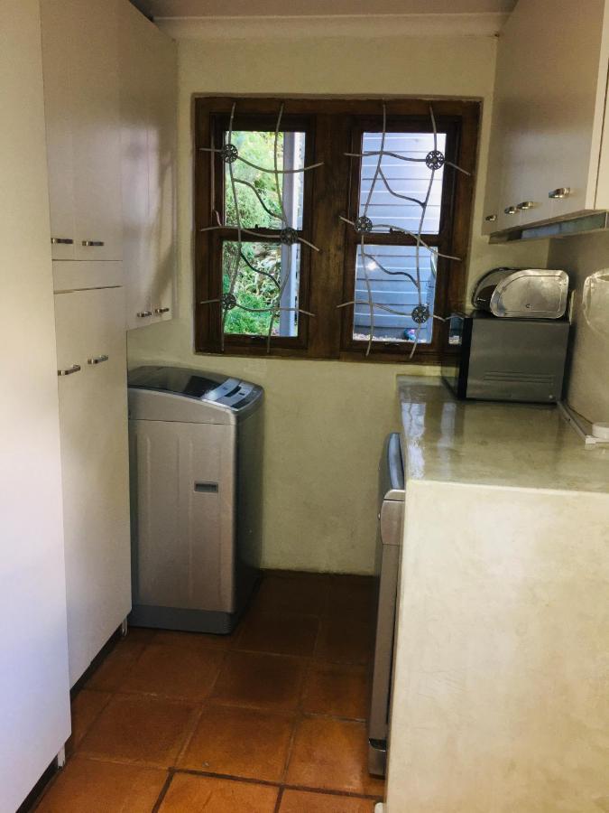 Lägenhet på 270 m² i Camps Bay, med 2 sovrum och 2 badrum  Kapstaden Exteriör bild