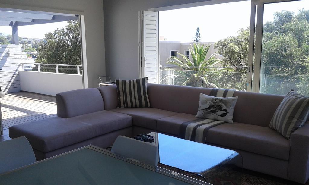 Lägenhet på 270 m² i Camps Bay, med 2 sovrum och 2 badrum  Kapstaden Rum bild