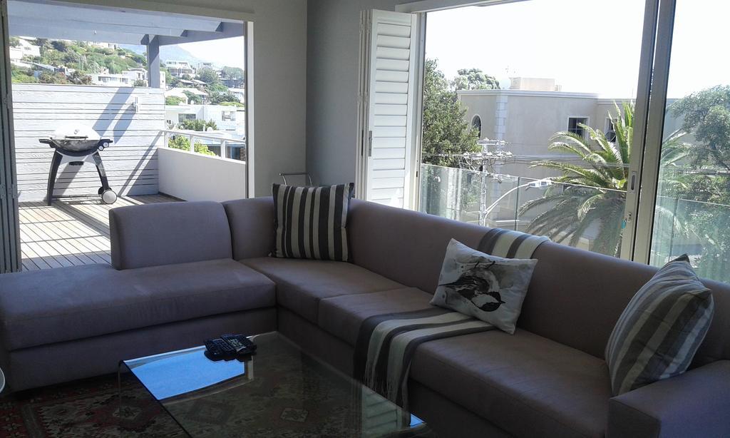 Lägenhet på 270 m² i Camps Bay, med 2 sovrum och 2 badrum  Kapstaden Rum bild