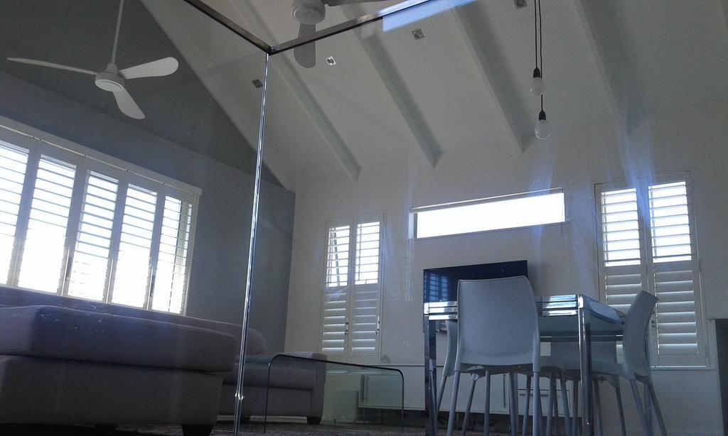 Lägenhet på 270 m² i Camps Bay, med 2 sovrum och 2 badrum  Kapstaden Rum bild
