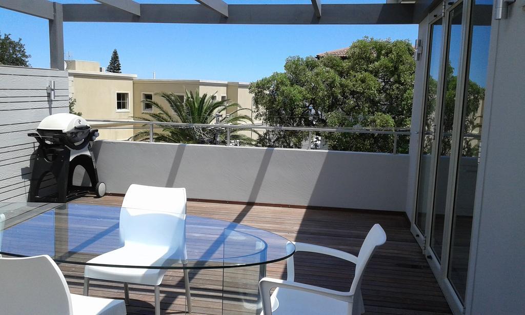 Lägenhet på 270 m² i Camps Bay, med 2 sovrum och 2 badrum  Kapstaden Exteriör bild