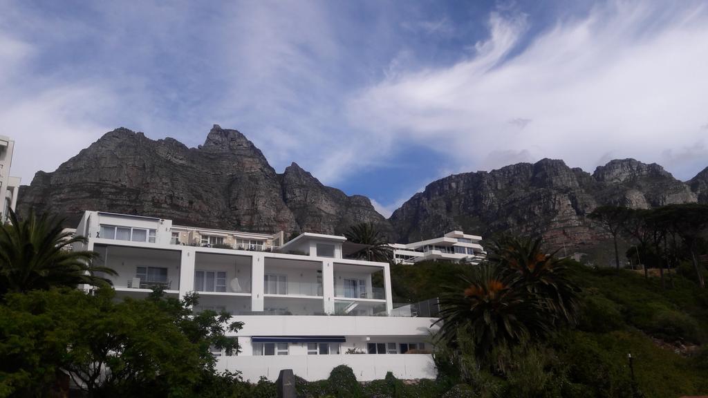 Lägenhet på 270 m² i Camps Bay, med 2 sovrum och 2 badrum  Kapstaden Exteriör bild