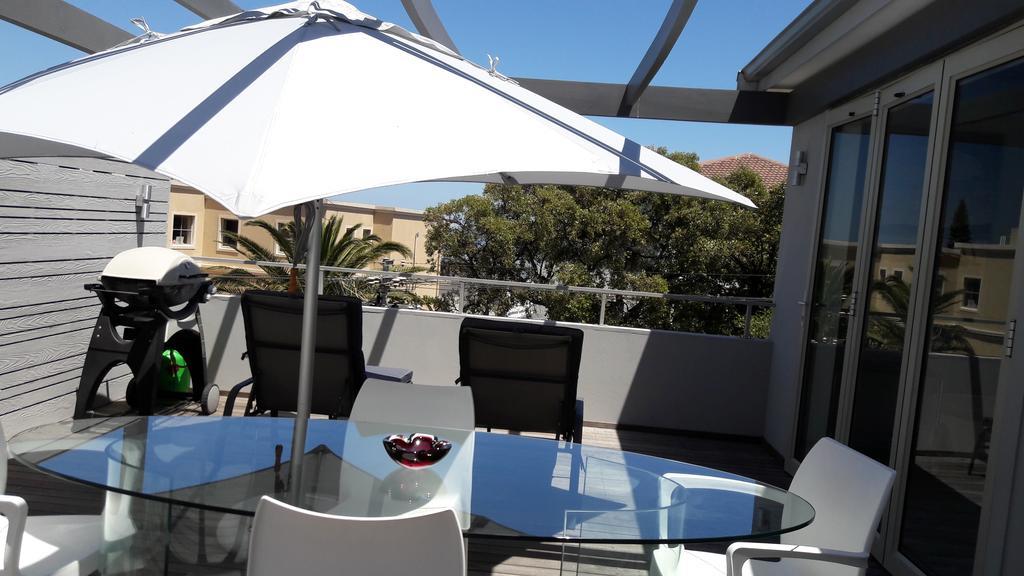 Lägenhet på 270 m² i Camps Bay, med 2 sovrum och 2 badrum  Kapstaden Exteriör bild