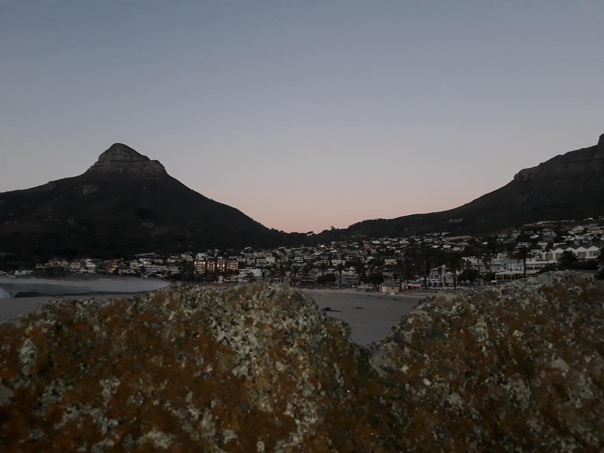 Lägenhet på 270 m² i Camps Bay, med 2 sovrum och 2 badrum  Kapstaden Exteriör bild