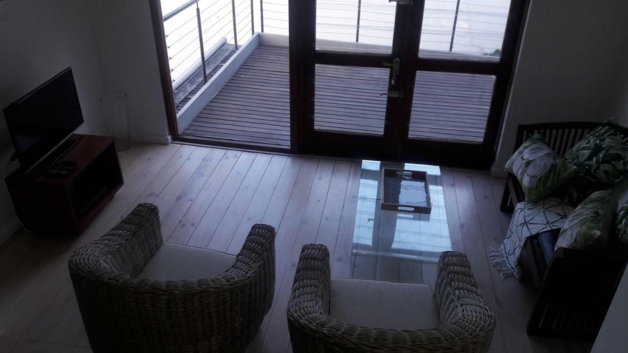 Lägenhet på 270 m² i Camps Bay, med 2 sovrum och 2 badrum  Kapstaden Exteriör bild