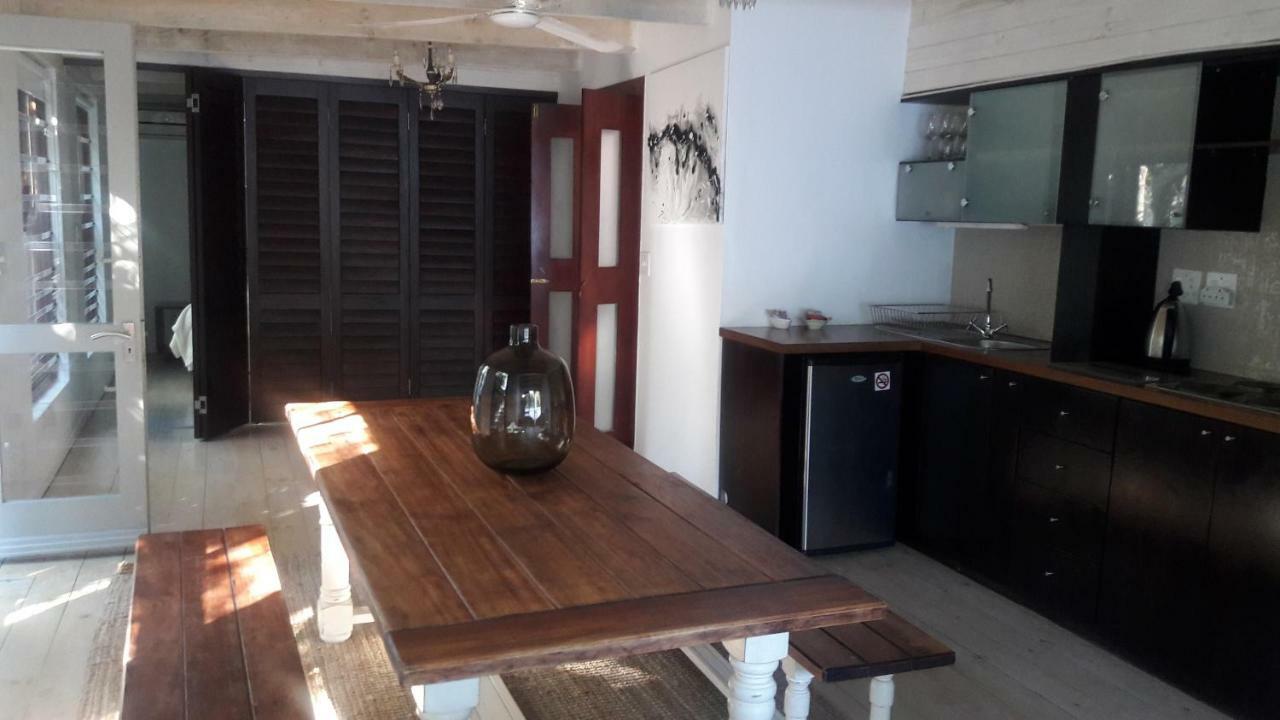 Lägenhet på 270 m² i Camps Bay, med 2 sovrum och 2 badrum  Kapstaden Exteriör bild