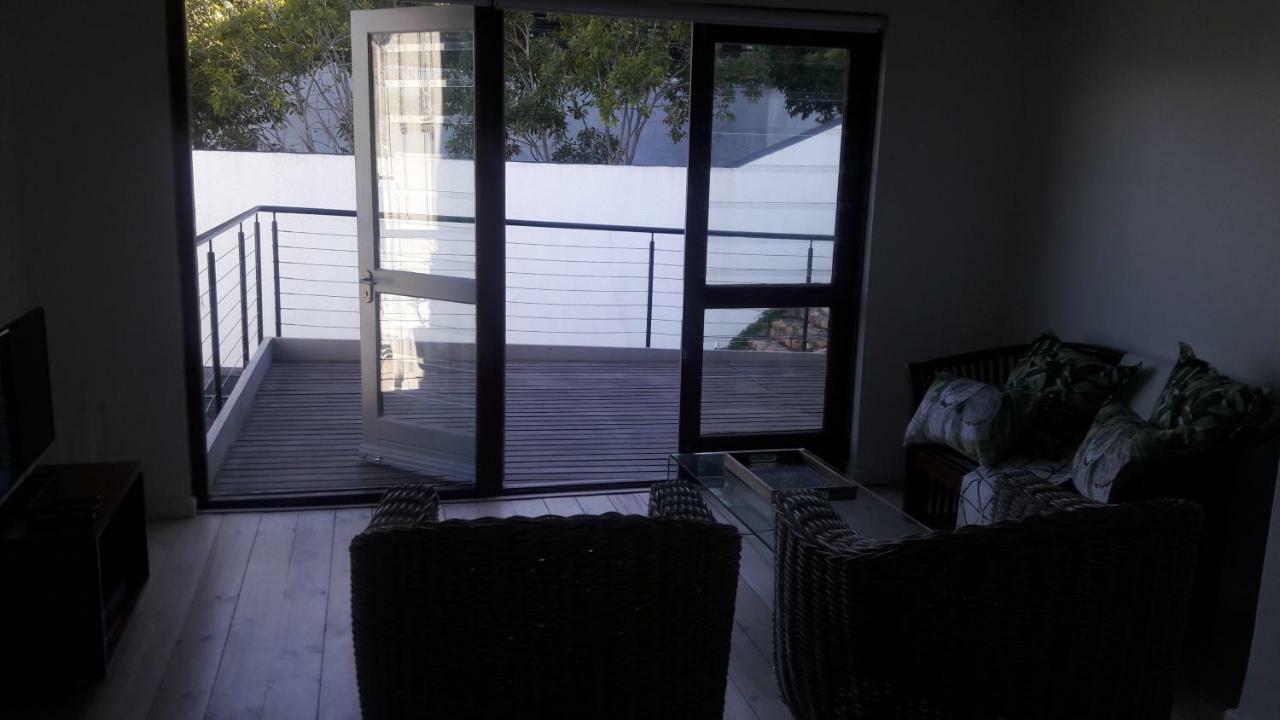 Lägenhet på 270 m² i Camps Bay, med 2 sovrum och 2 badrum  Kapstaden Exteriör bild