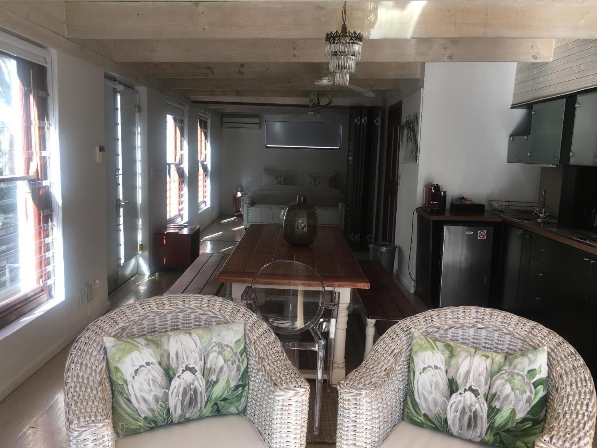 Lägenhet på 270 m² i Camps Bay, med 2 sovrum och 2 badrum  Kapstaden Exteriör bild