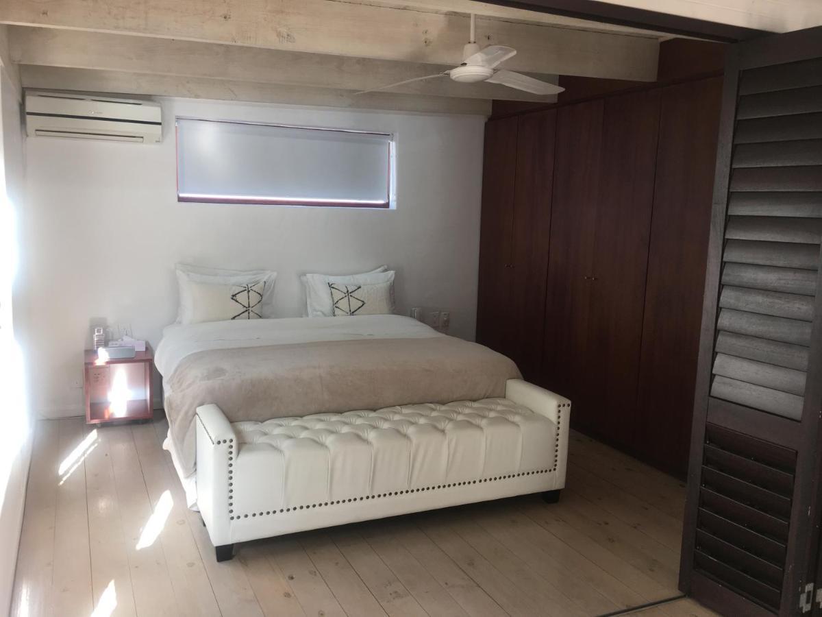 Lägenhet på 270 m² i Camps Bay, med 2 sovrum och 2 badrum  Kapstaden Exteriör bild