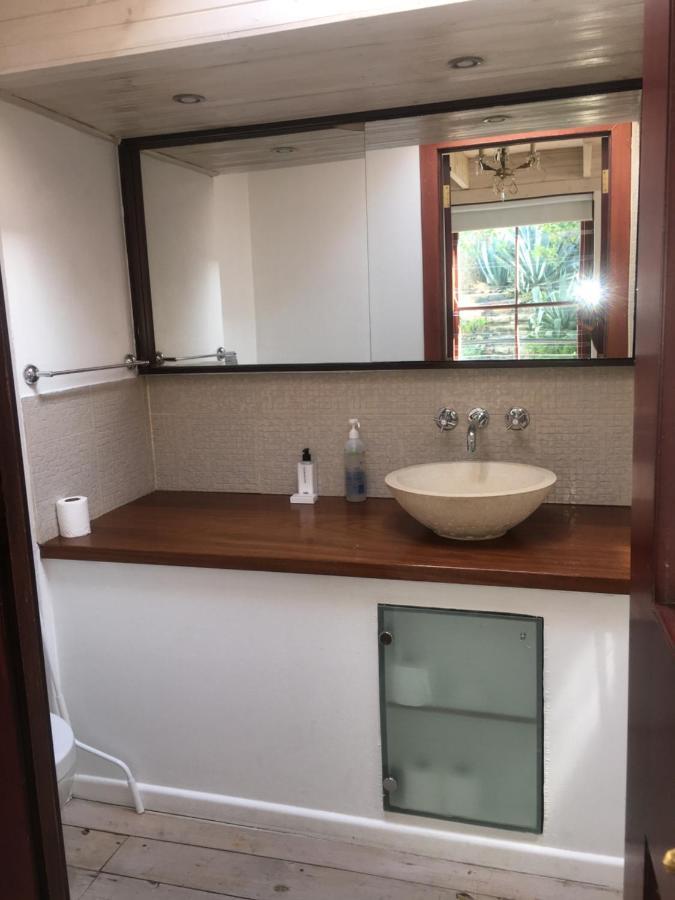 Lägenhet på 270 m² i Camps Bay, med 2 sovrum och 2 badrum  Kapstaden Exteriör bild